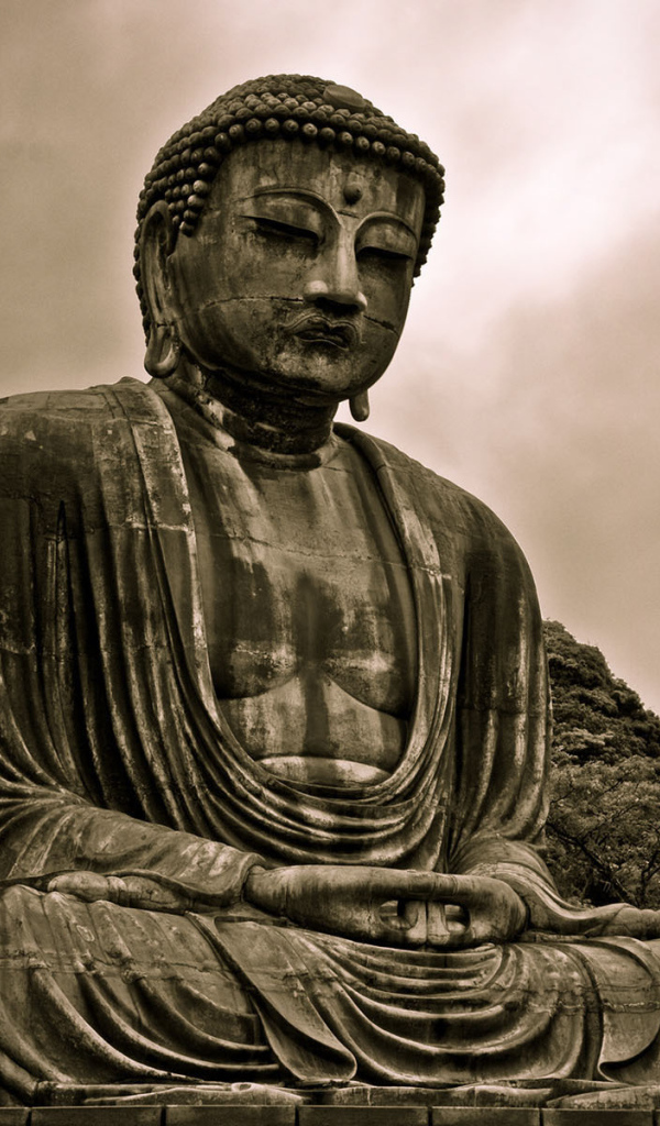 Старинная статуя Будды