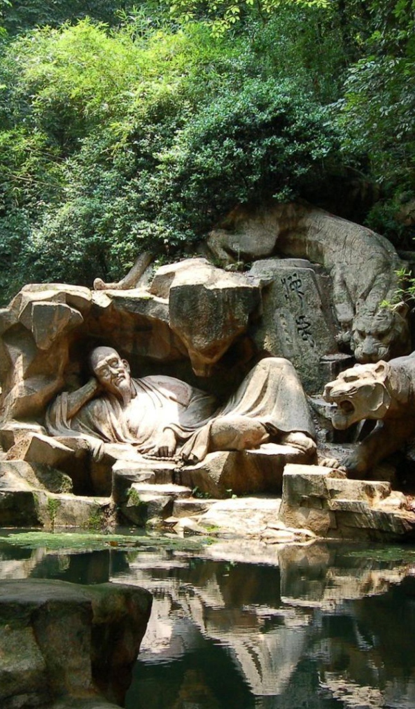 Будда у озера