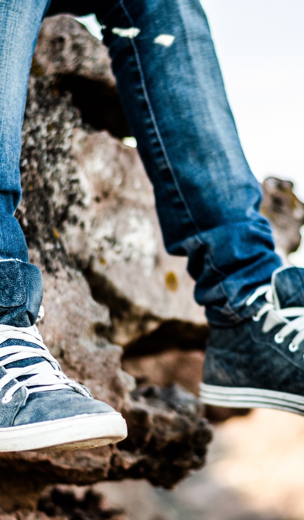 Ноги в кедах