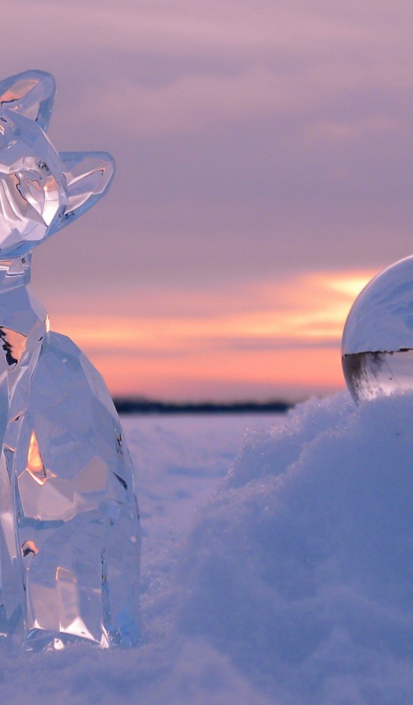 Ледяные скульптуры на закате
