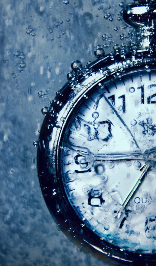 Часы залитые водой