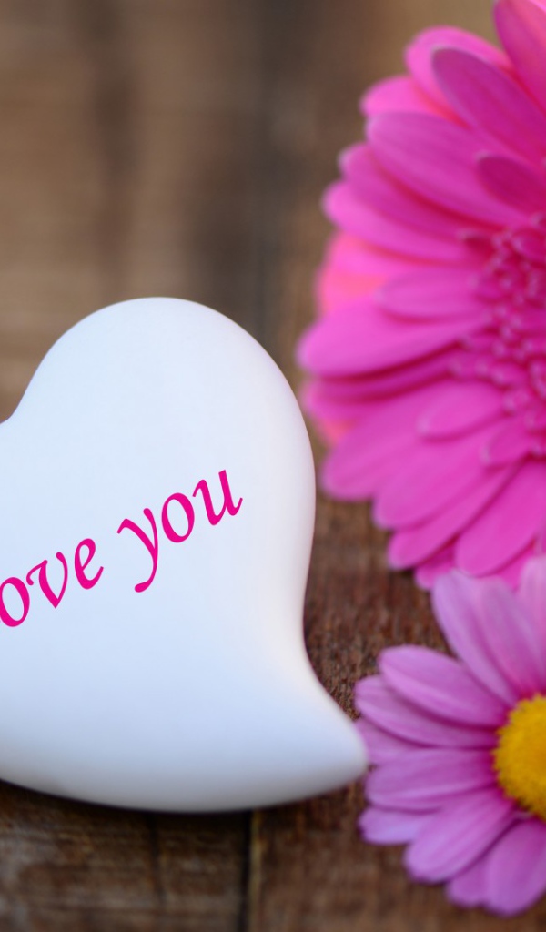 Белое сердце и малиновый цветок