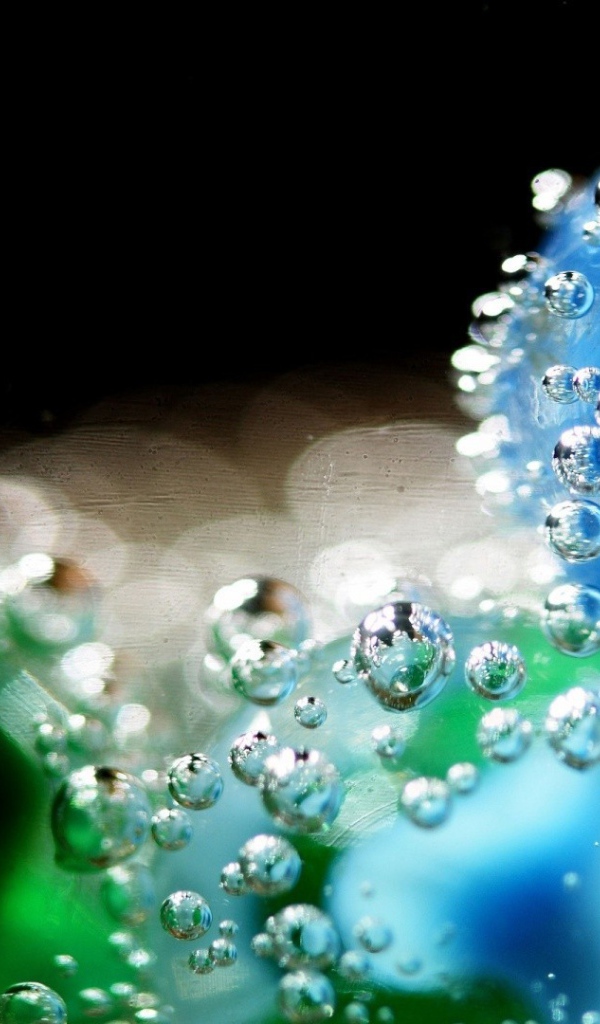 Пузырьки на воде