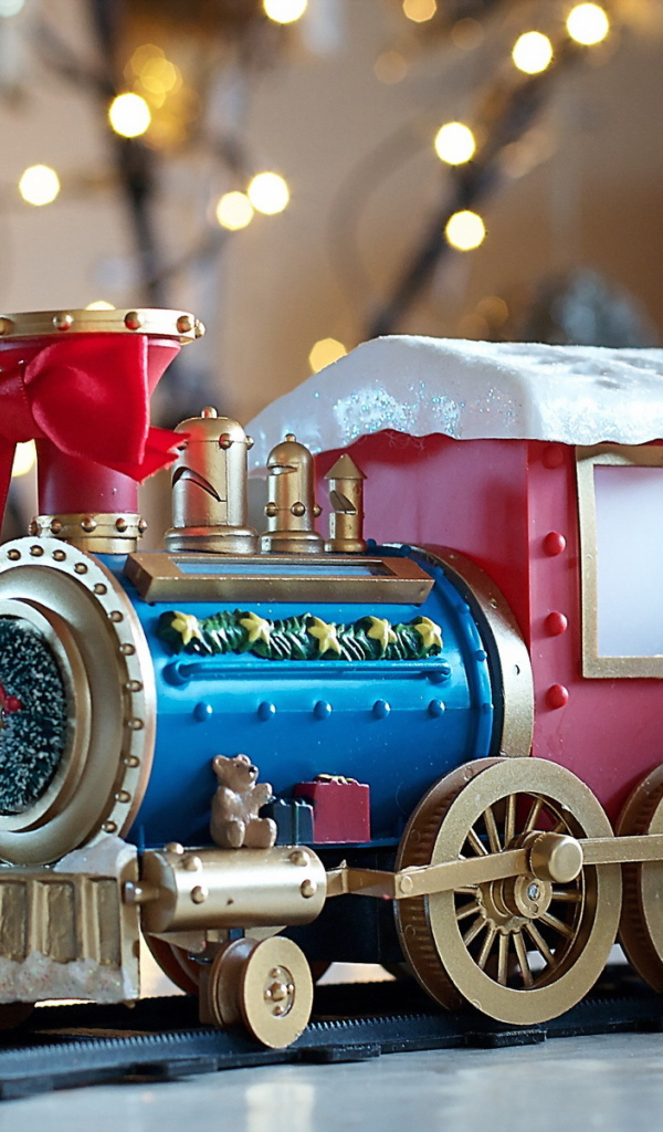 Игрушечный паровозик