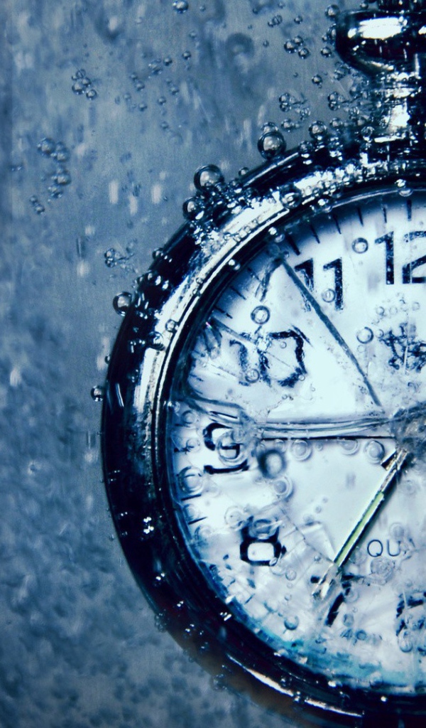 Часы в воде