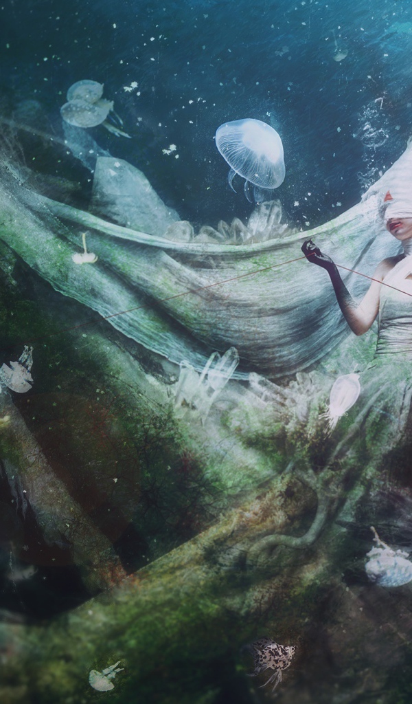Девушка под водой
