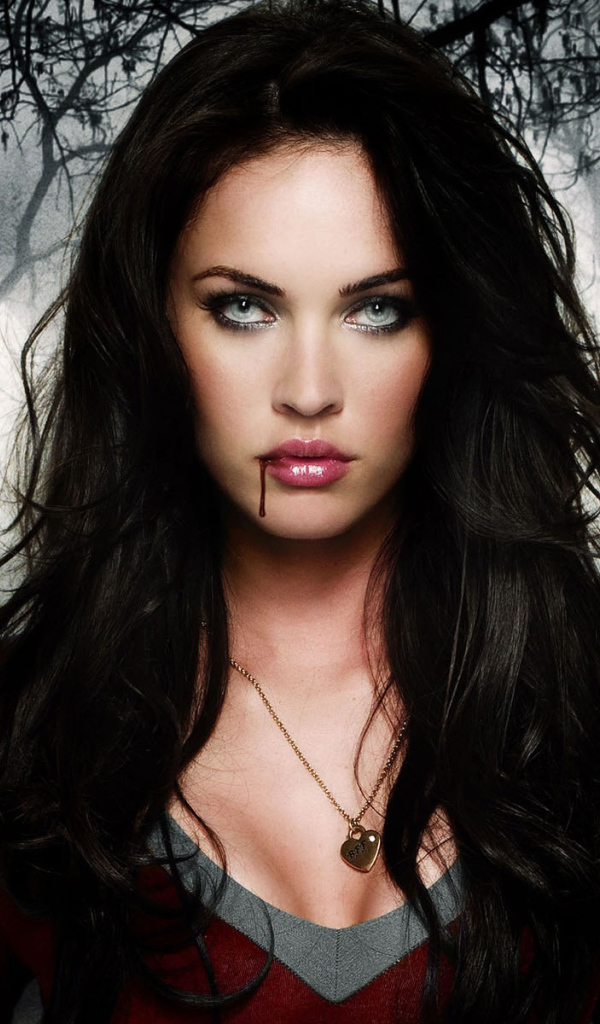 Меган Фокс в роли вампира