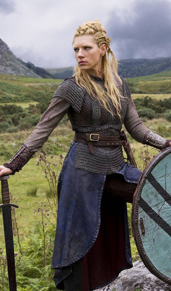 Девушка викинг