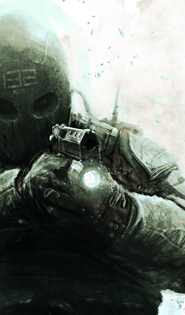 Солдат стреляет из пистолета