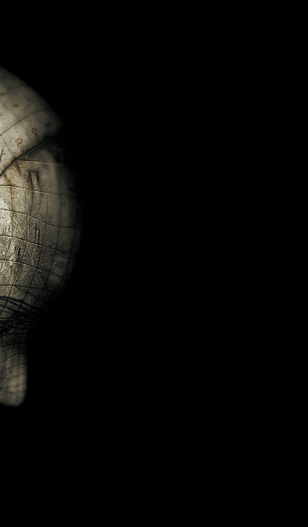 Голова на черном фоне