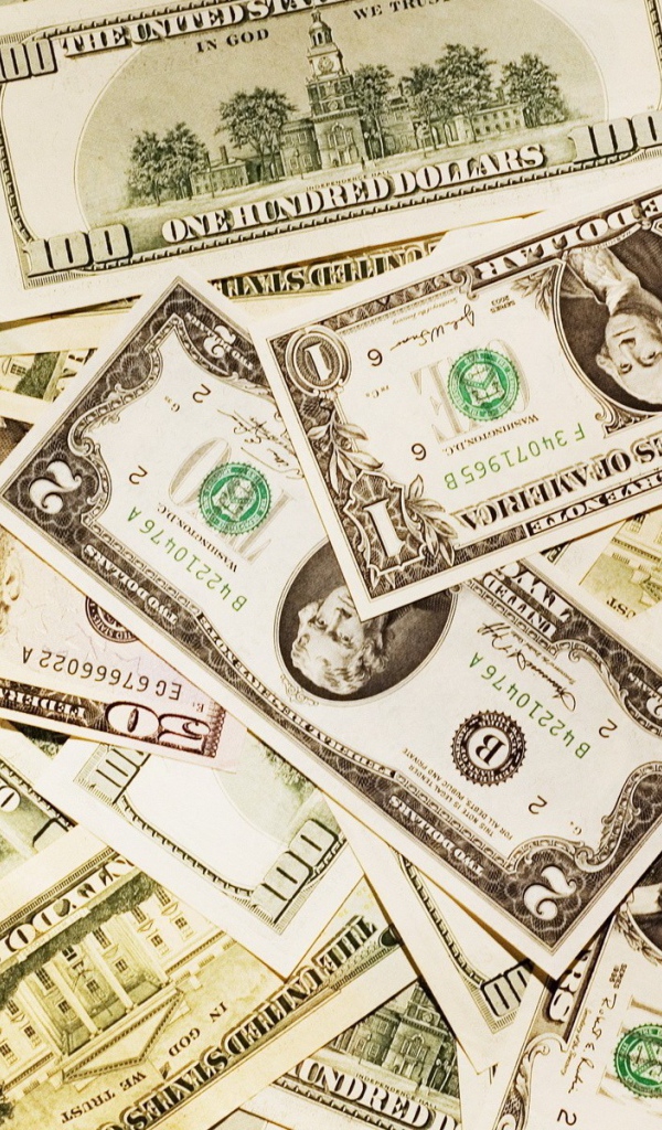 Разные номиналы долларов