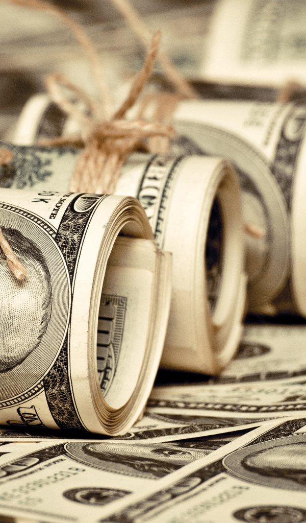 Доллары в трубочках