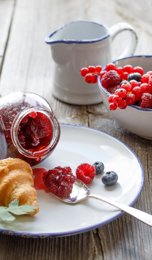 Десерт из ягод