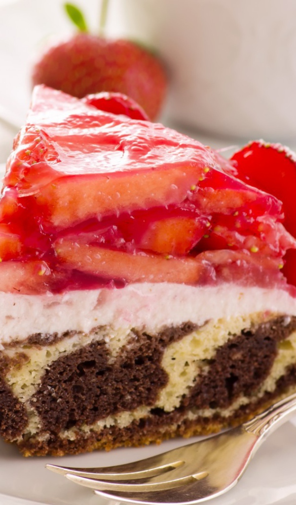 Торт с клубникой