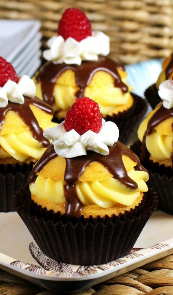 Кексы с малиной