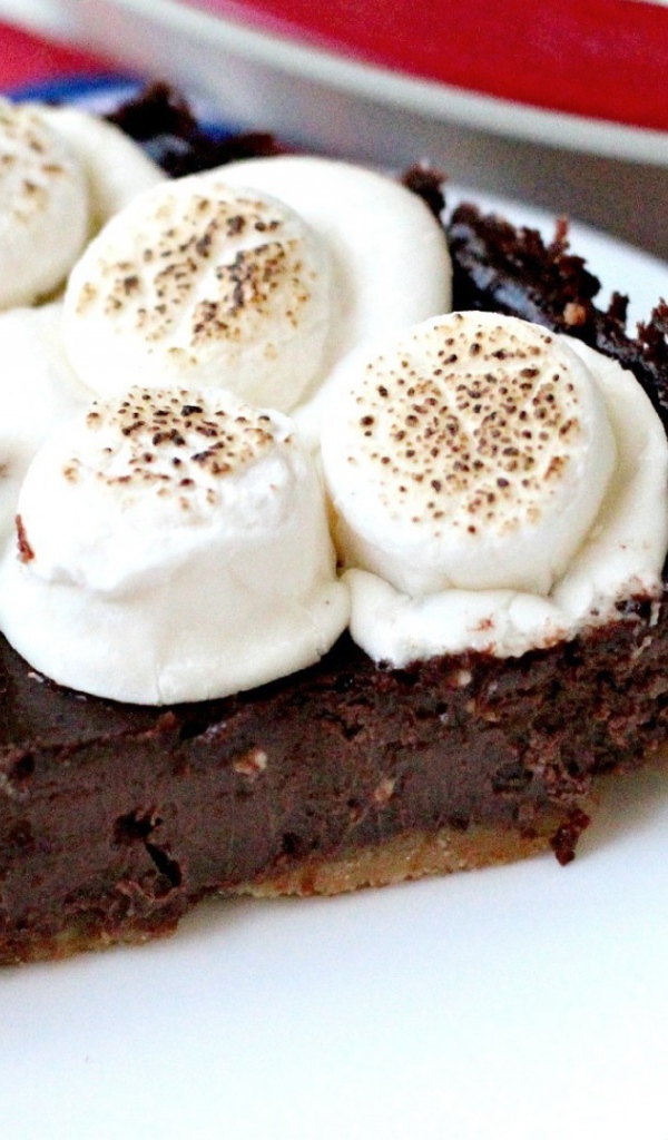 Шоколадный торт с кремом