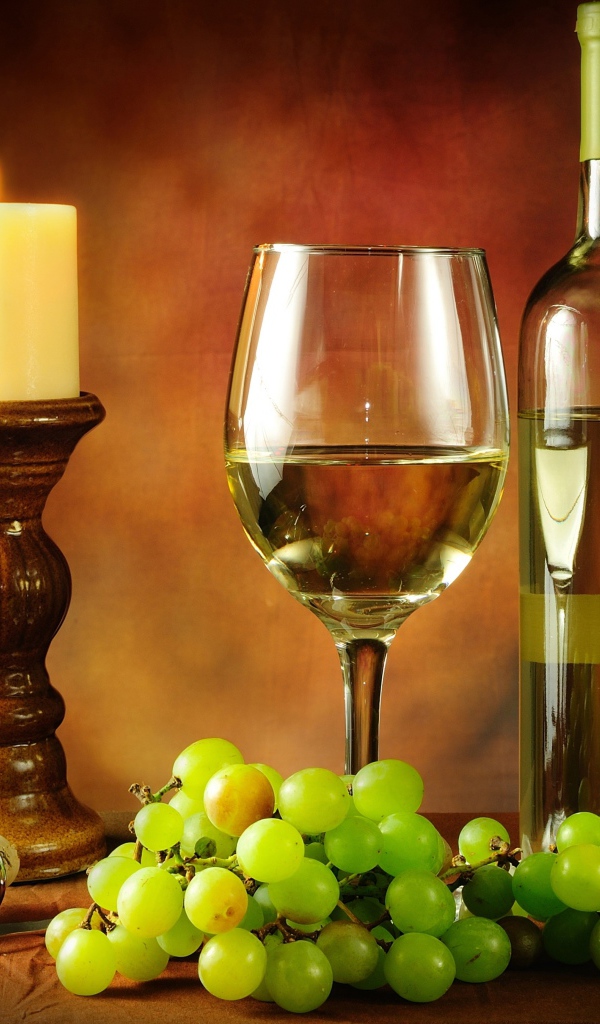 Свеча и белое вино