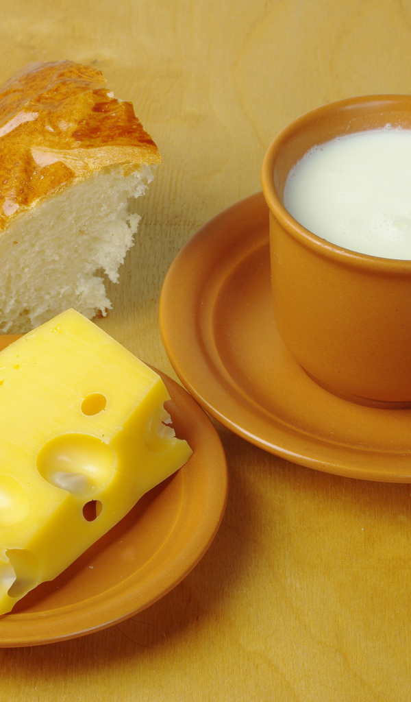 Чашка с молоком