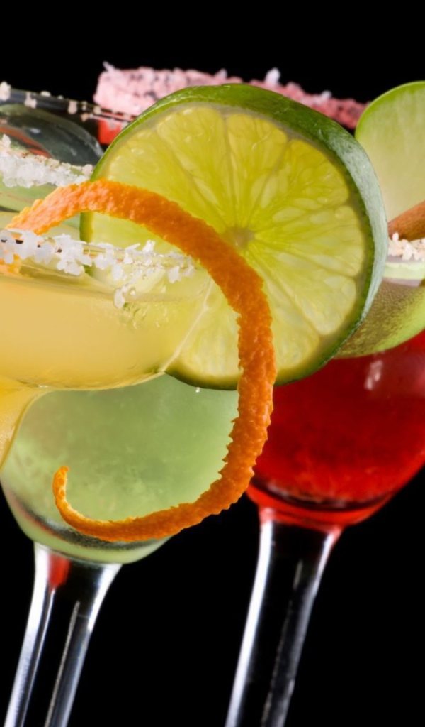 Три фруктовых коктейля