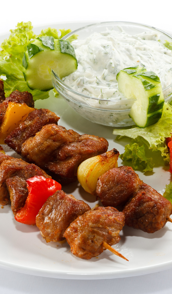 Тарелка с шашлыком