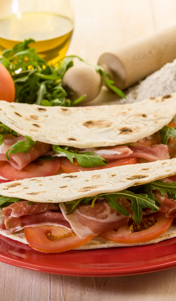 Еда завернутая в лаваш