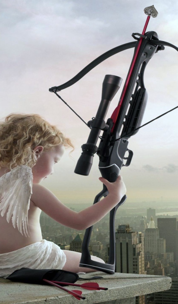 Купидон сидит на крыше