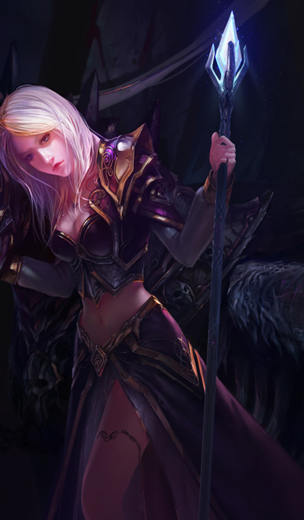 Девушка в доспехах с посохом