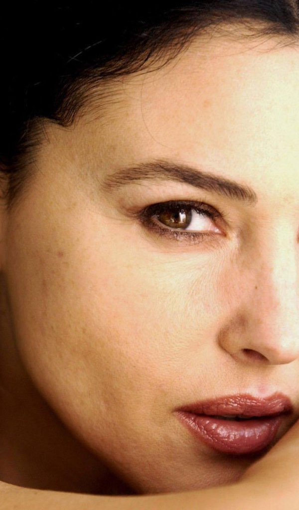 Красивая актриса Моника Беллуччи