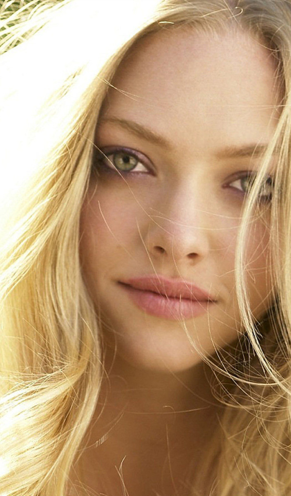 Красивая Аманда Сейфрид