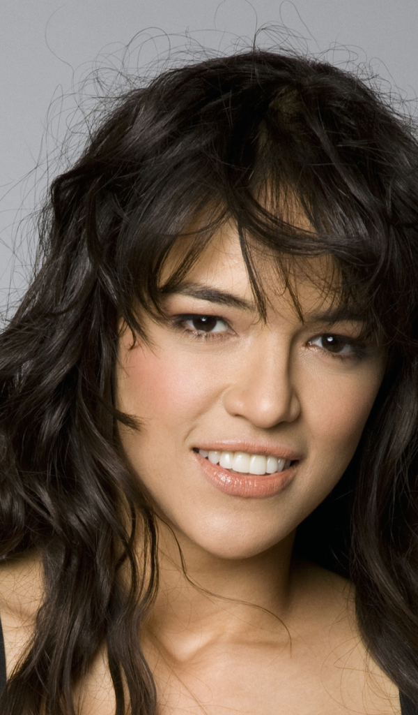 Красивая Мишель Родригес