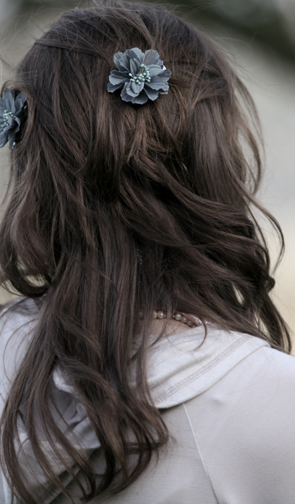 Красивая причёска у девушки