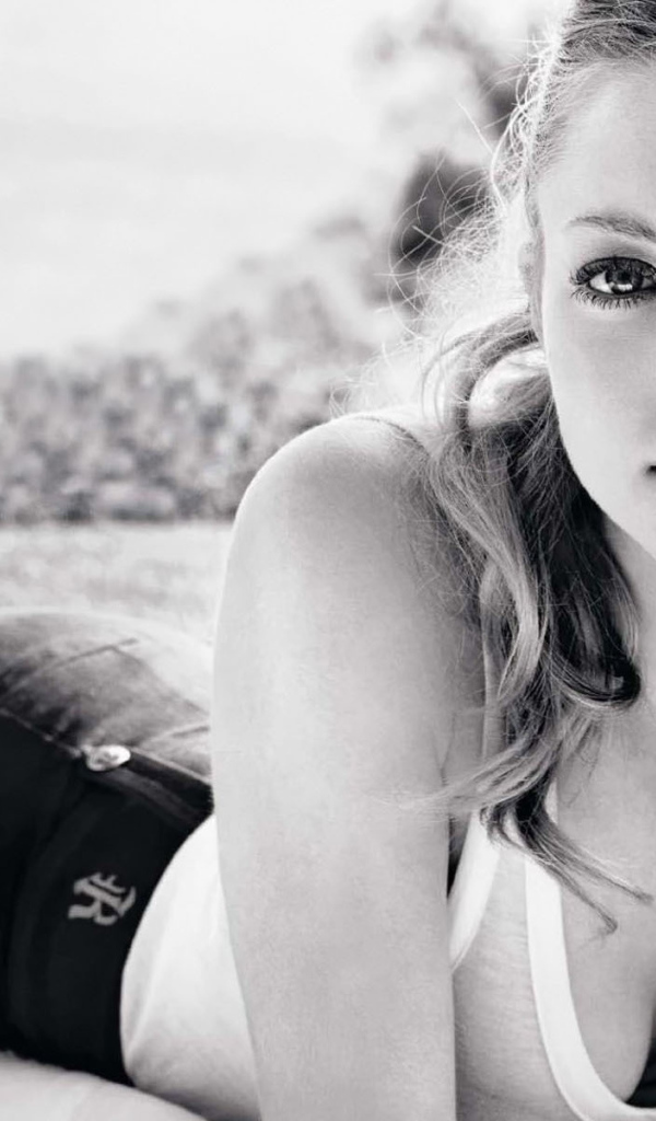 Известная актриса Аманда Сейфрид