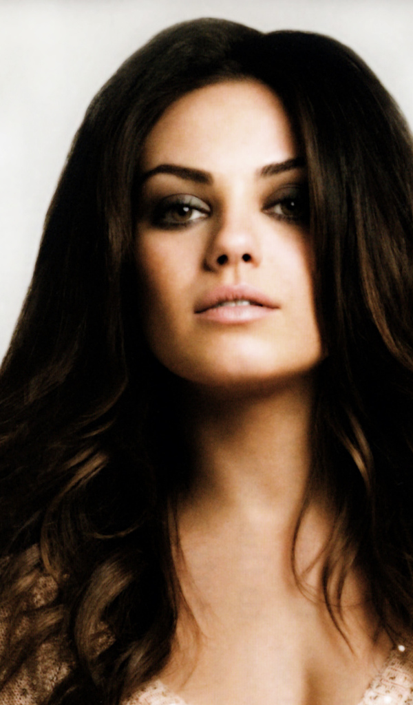 Известная актриса Мила Кунис