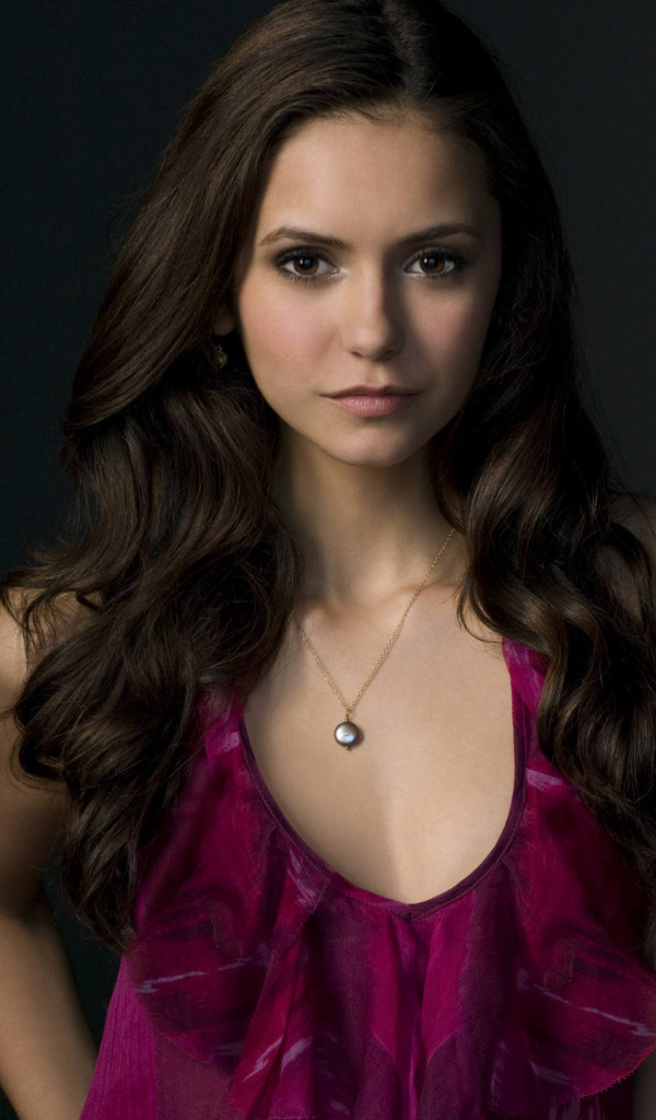 Киноактриса Нина Добрев