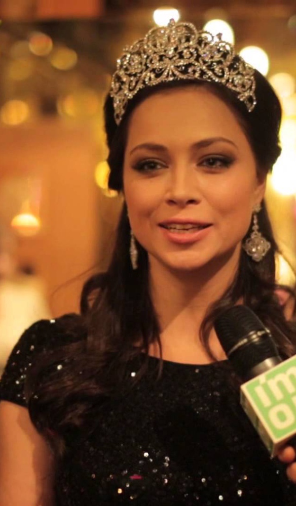 Кинозвезда Настасья Самбурская