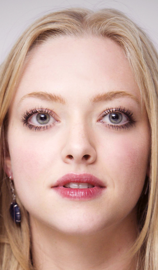 Популярная Актриса Аманда Сейфрид