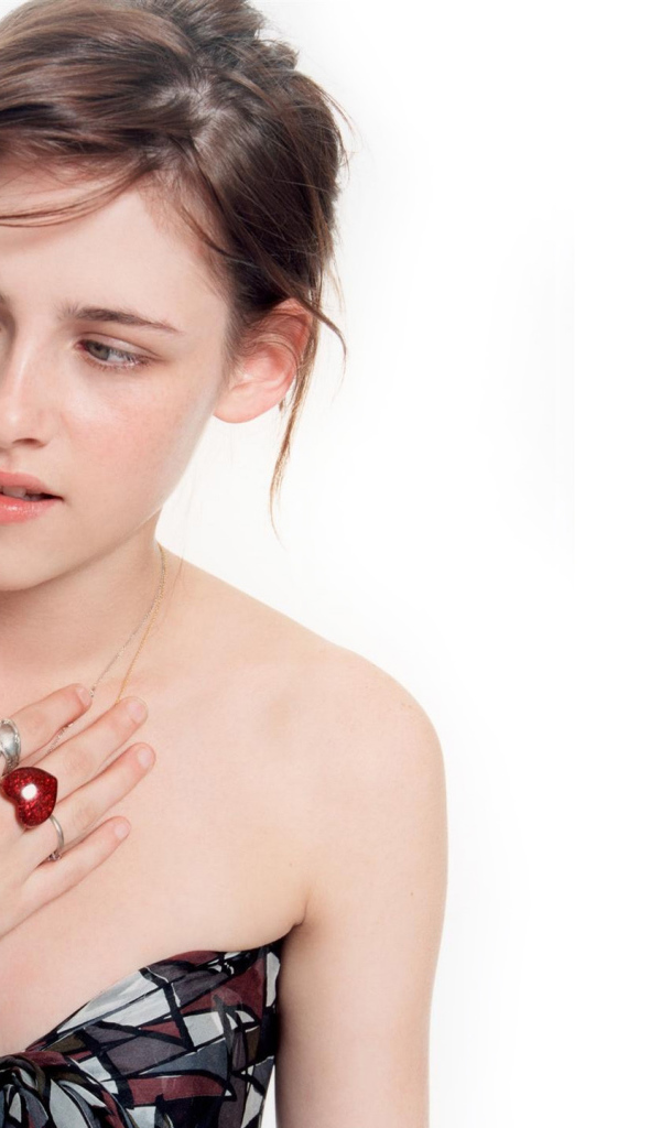 Популярная Кристен Стюарт из фильма Сумерки