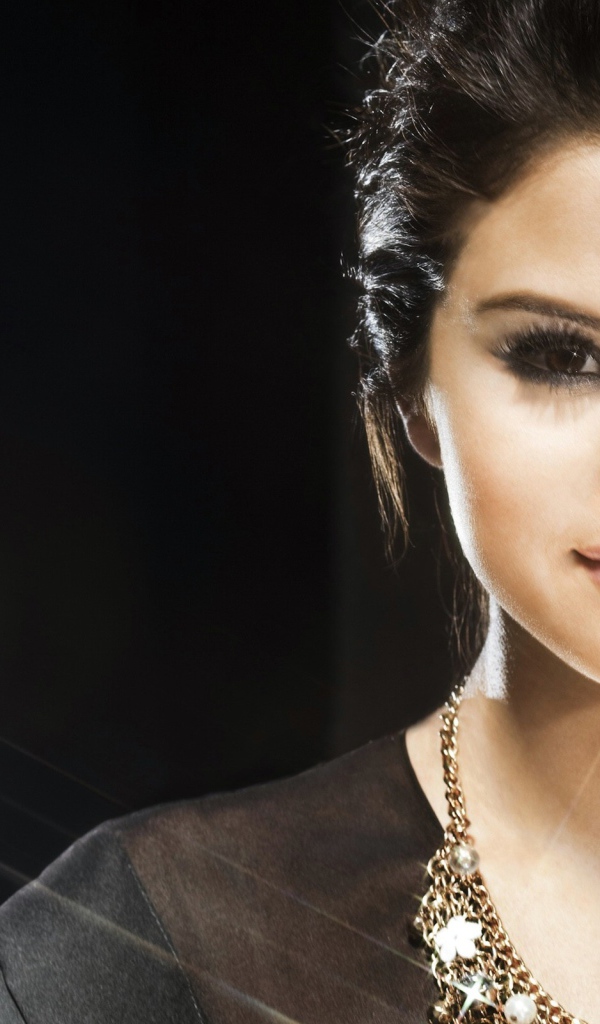 Популярная поп-певица Селена Гомес