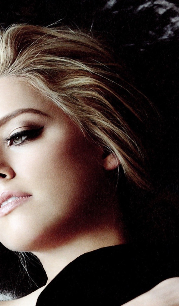 Прекрасная актриса Эмбер Хёрд