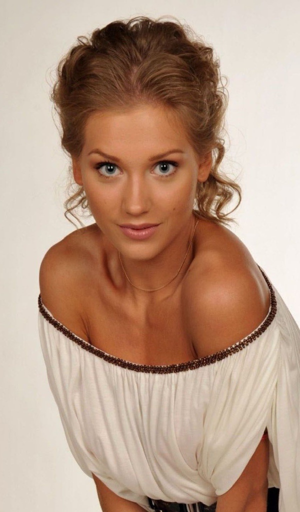 Красивая актриса Кристина Асмус