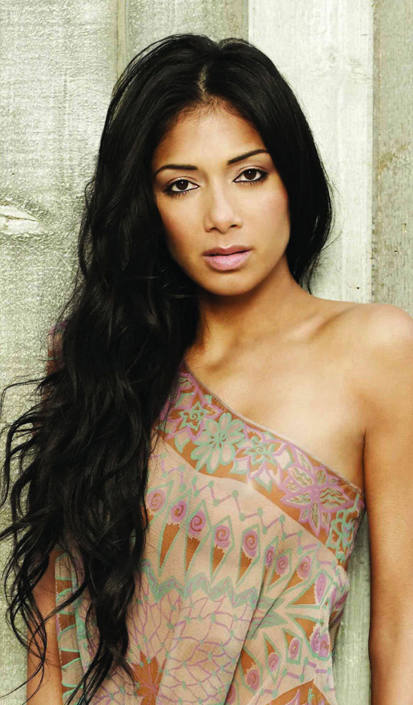 Прекрасная актриса Николь Шерзингер