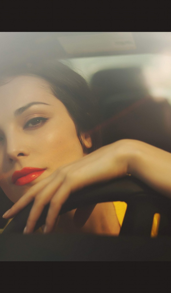 Прекрасная актриса Сати Казанова