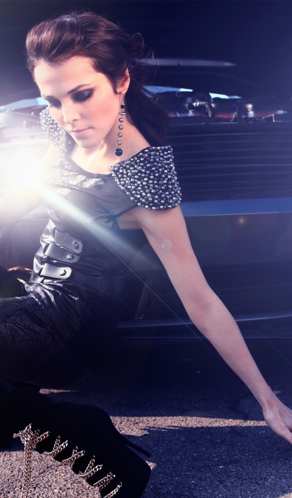 Красивая актриса Сати Казанова