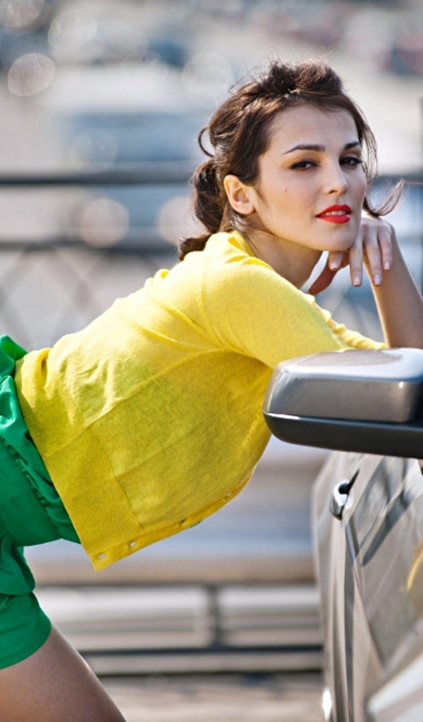 Очаровательная актриса Сати Казанова