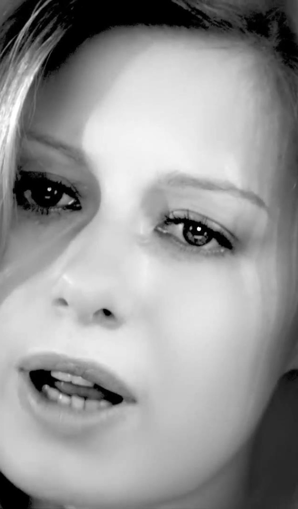 Популярная Юлия Савичева