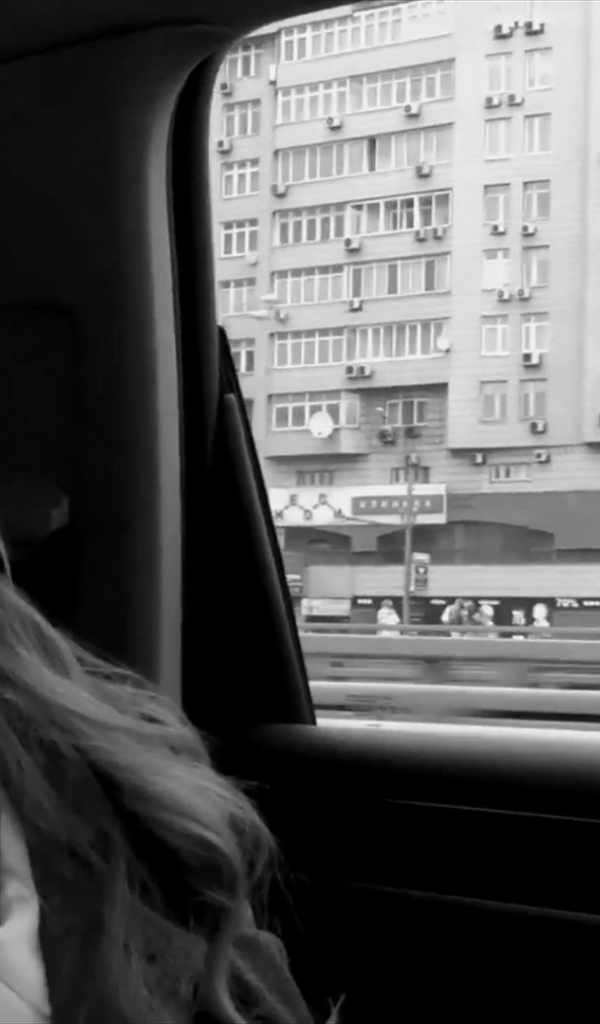 Красивая Юлия Савичева