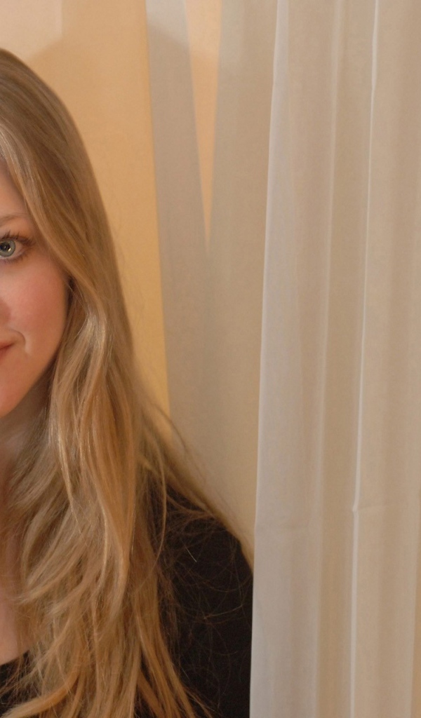 Популярная Аманда Сайфред