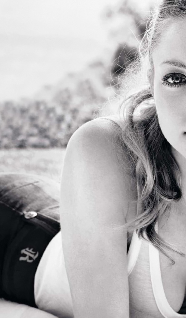 Актриса Аманда Сайфред