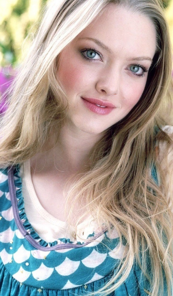 Красивая модель Аманда Сайфред