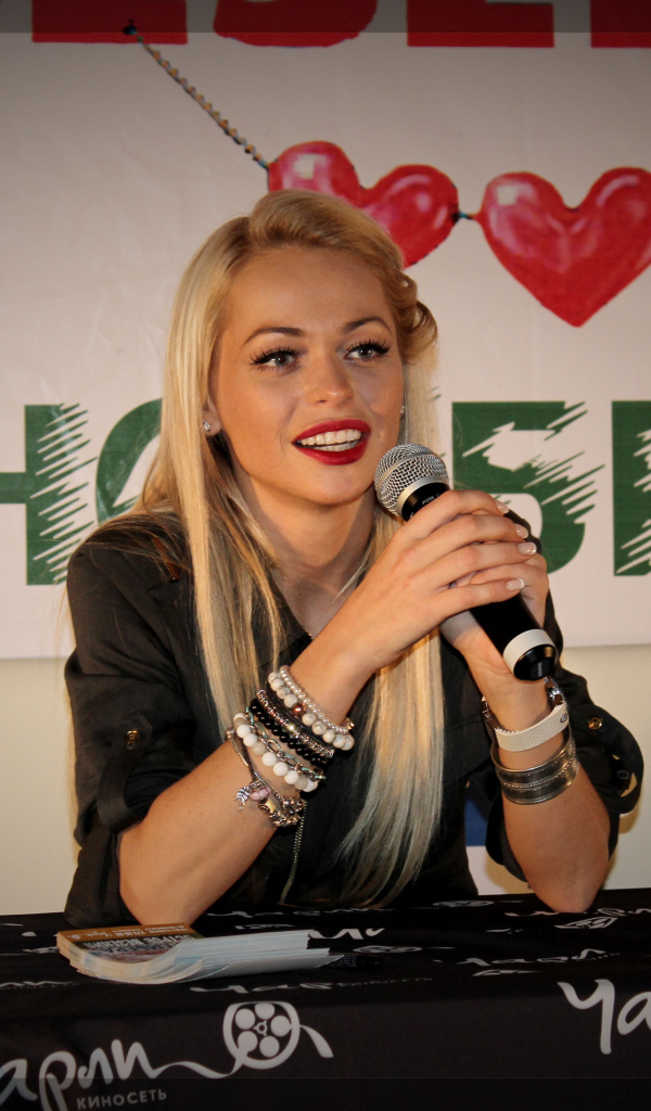 Очаровательная Анна Хилькевич